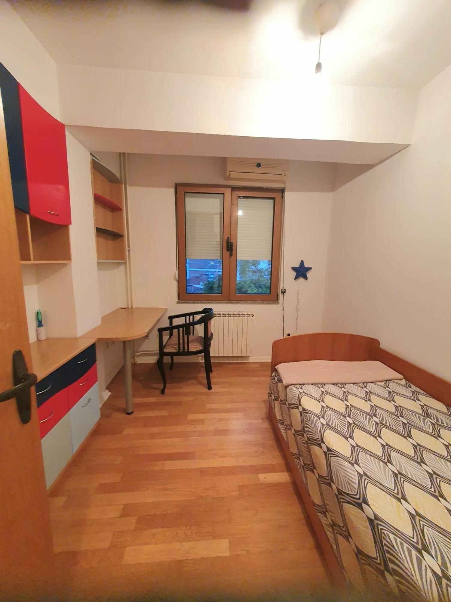 3 Bedroom Home With Parking Garage In The Heart Of Szkopje Kültér fotó