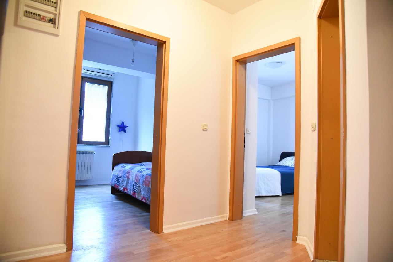 3 Bedroom Home With Parking Garage In The Heart Of Szkopje Kültér fotó
