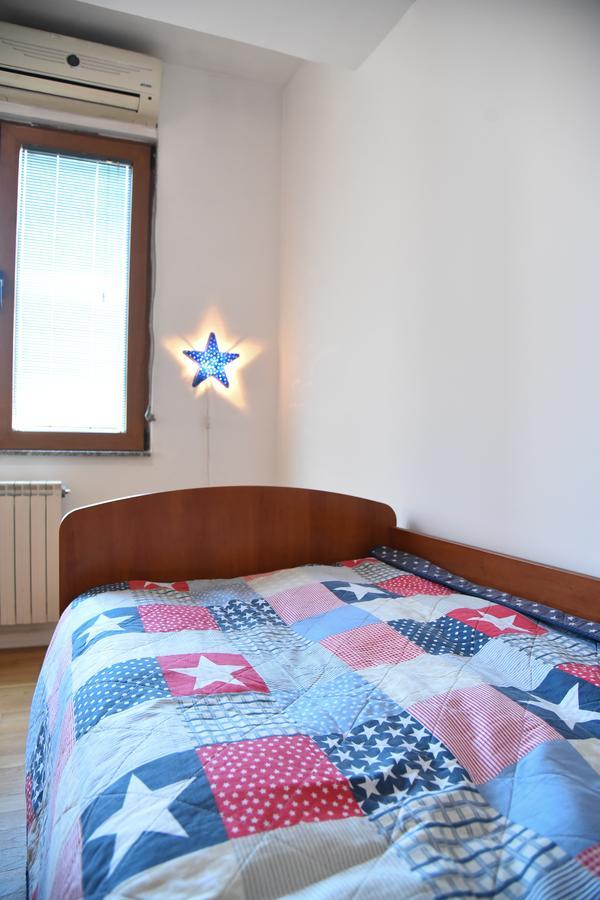 3 Bedroom Home With Parking Garage In The Heart Of Szkopje Kültér fotó